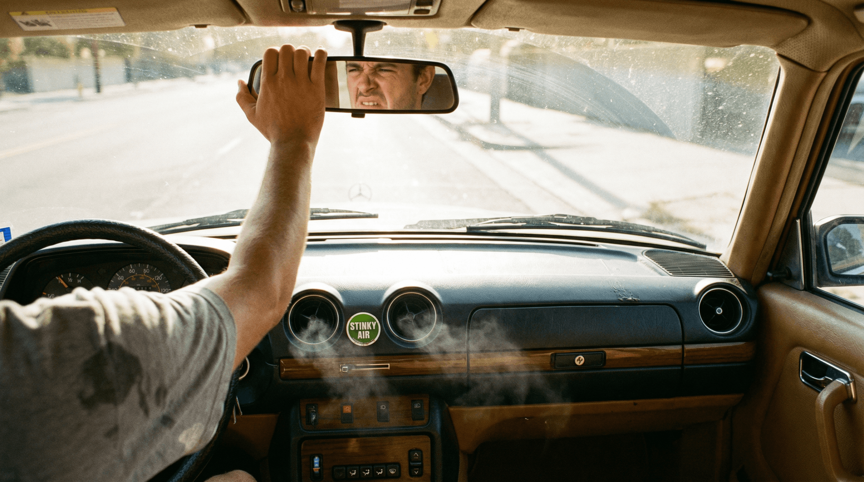 Como Limpar o Ar Condicionado do Carro (E Acabar com o Mau Cheiro)