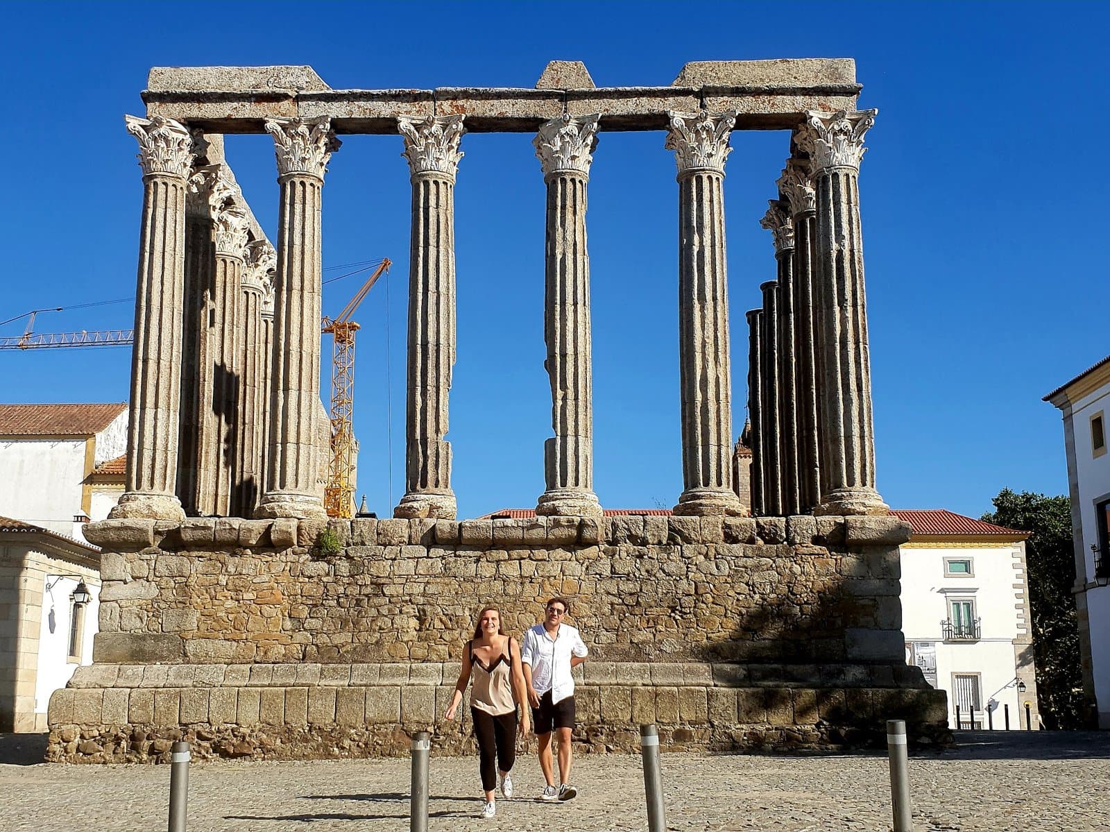 Évora en Caída Libre: Bifanas, Centro Histórico y un Salto a 5.000 Metros